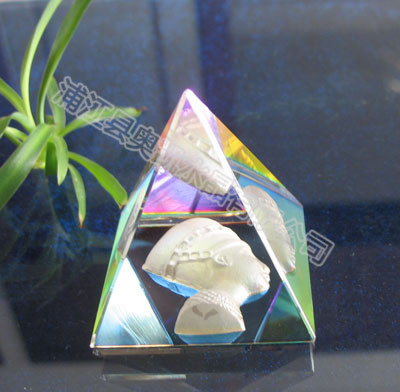 水晶金字塔7
